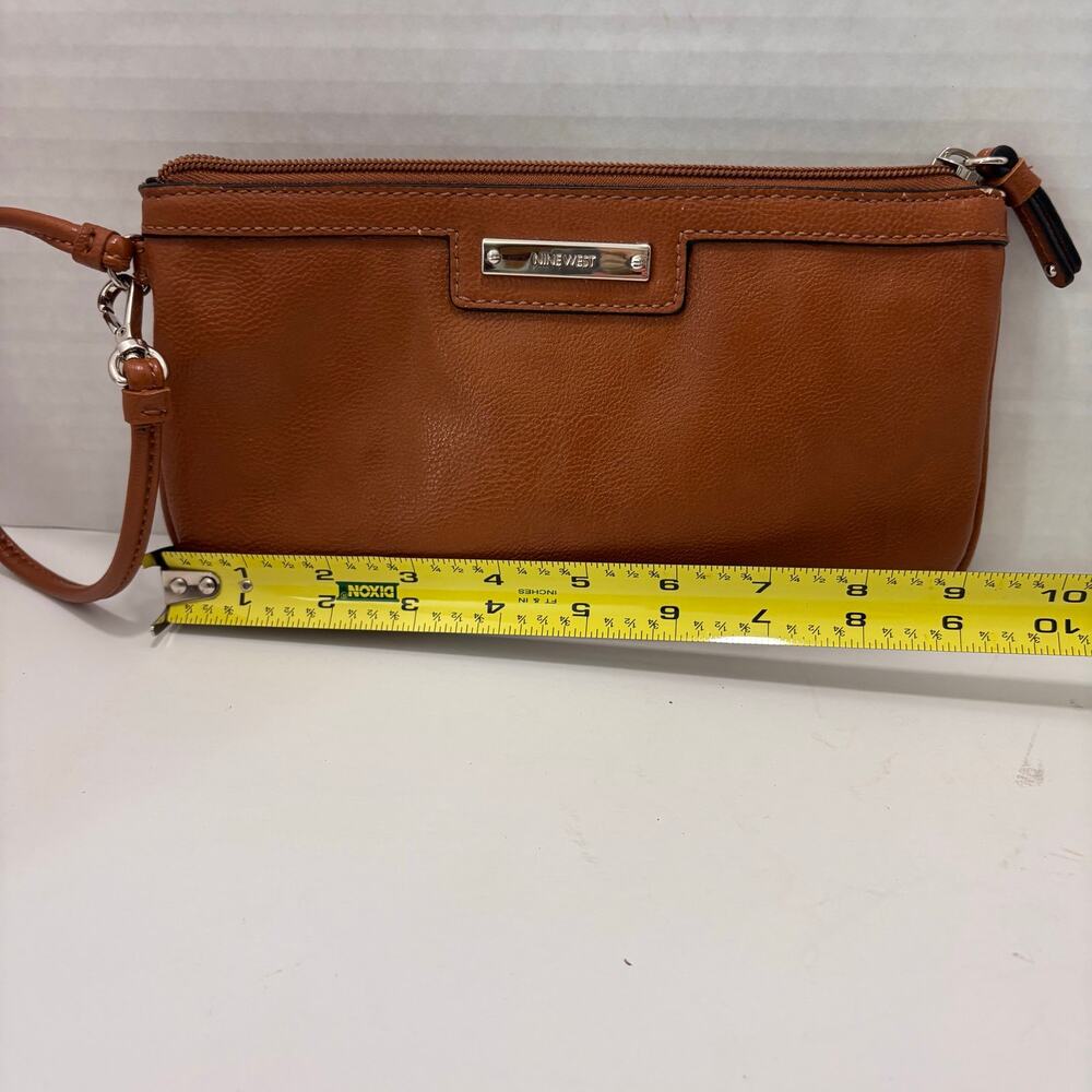 Nine West Caramel Brown Faux Leather Zip Wristlet Clutch 9 X 5 inches - Picture 7 of 8